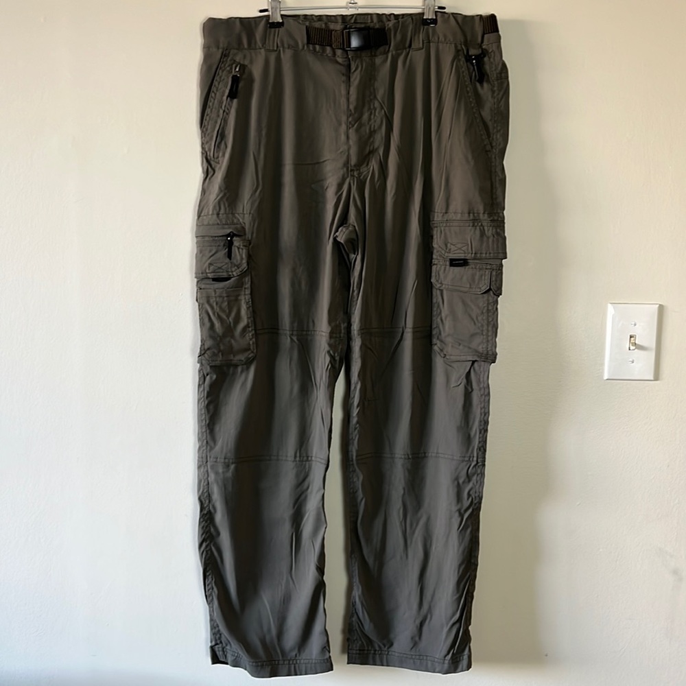 🌵BC Clothing Co. Cargo green men pants